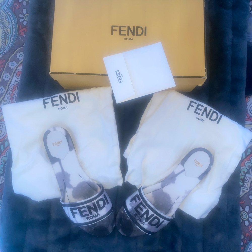 Fendi Black and White Logo Slides